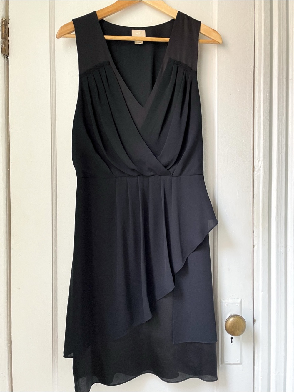 H&M Classic Black Sleeveless V-Neck Dress - Elegant Draped Detail